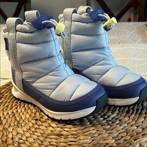 The North Face Thermoball Pull On Kids' Light Blue insulated Boots size 1 NWOT